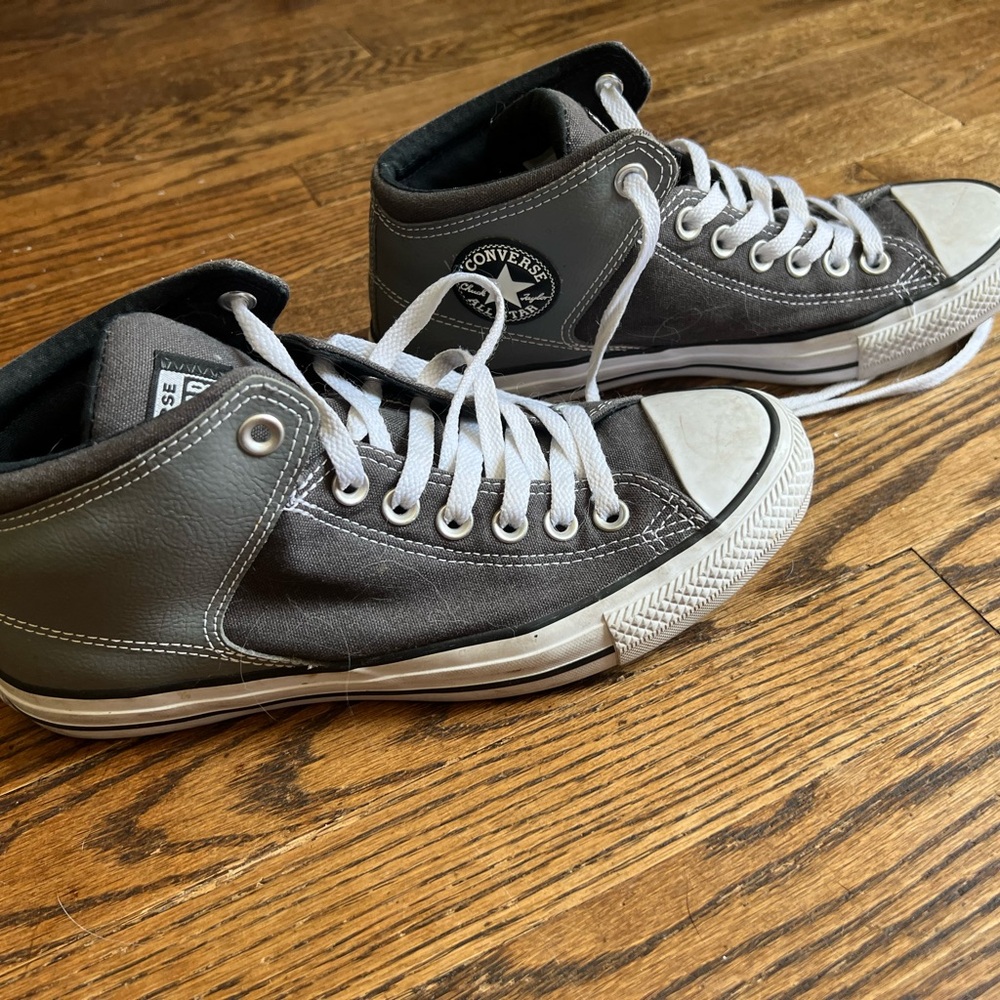Size 7 Converse All Star hi top
